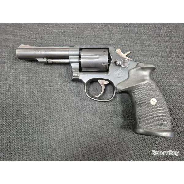 Smith & Wesson Model 10 Military & Police - Pohled